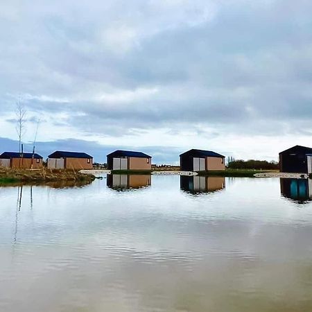 Lakeside Fishing Retreats Old Leake Екстер'єр фото
