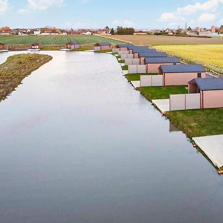 Lakeside Fishing Retreats Old Leake Екстер'єр фото