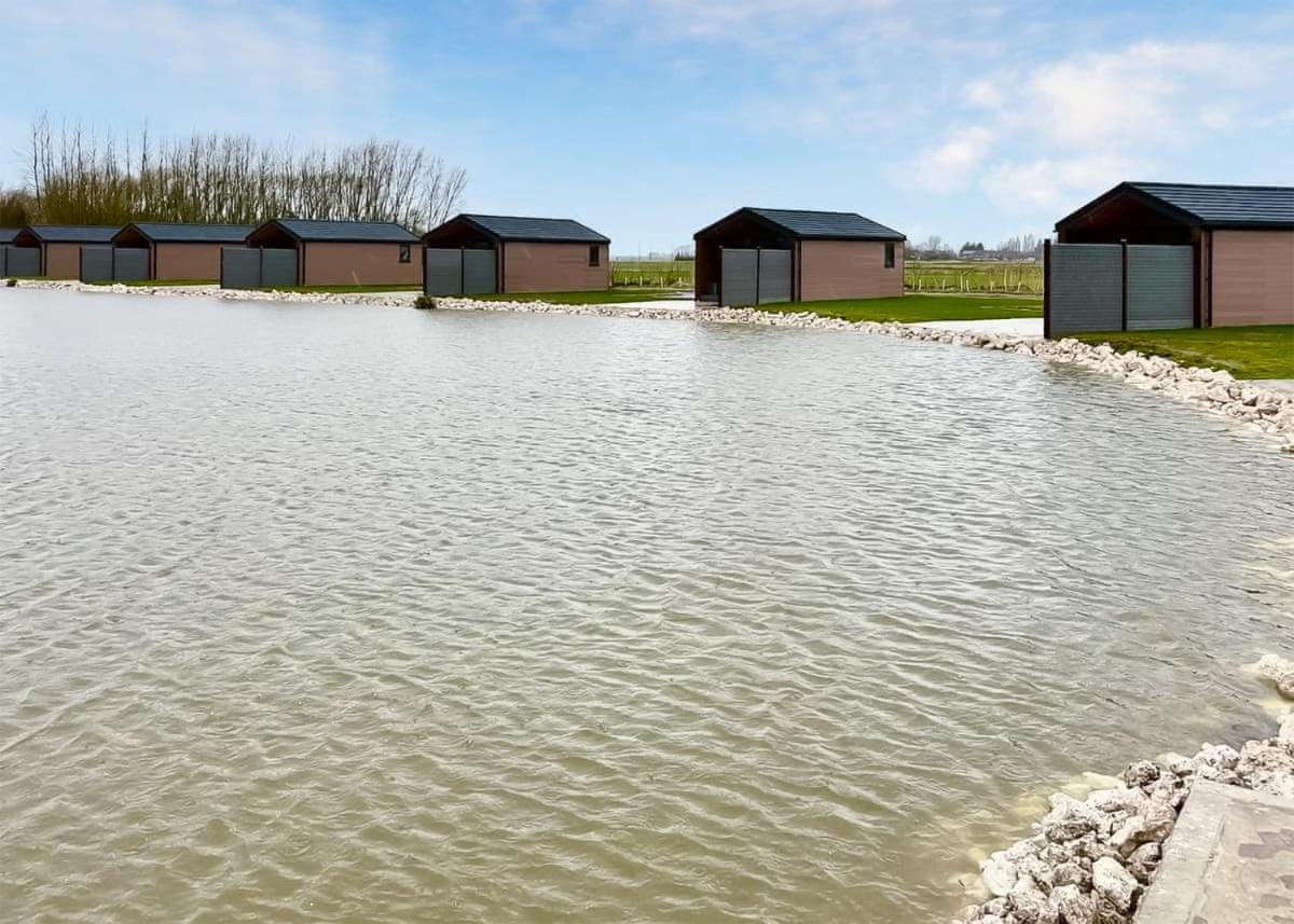 Lakeside Fishing Retreats Old Leake Екстер'єр фото