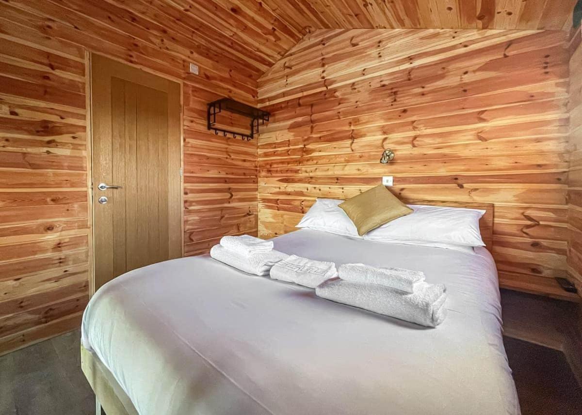 Lakeside Fishing Retreats Old Leake Екстер'єр фото